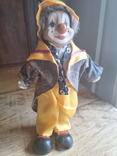 clown céramique et tissu 30cm de haut