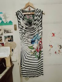 Robe Rayée Noir/Blanc Motif Multicolore 40 L Desigual.