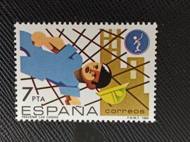 Timbre Espagne Y T 2352 Prévenir Les Chutes 1984 (040310 )