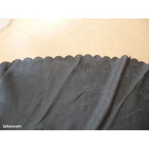 Nappe Ronde Grise (Motifs Fleurs)