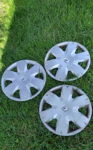 Lot De 3 Enjoliveurs Renault Caraïbe 15" 15 Pouces " Genuine Original Caraibe Argent Silver Plata Pour Roues De Voiture Automobile De La Marque Au Losange
