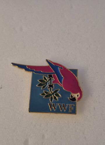 Pin'S Perroquet "Wwf"