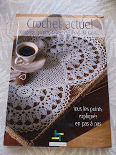 Crochet Actuel - Coussins, Galons, Tapis, Chemins De Tables