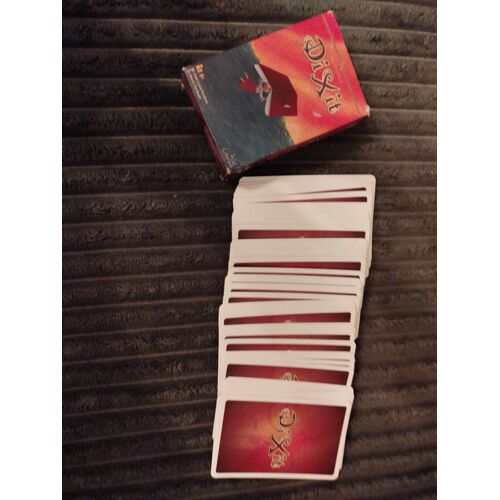Dixit 2 - Nouvelles Cartes - Jeu De 84 Cartes - Extension, Nécessite Le Jeu De Base Pour Jouer - À Partir De 8 Ans - Jeu De Jean Louis Roubira Et Marie Cardouat, Des Éditions Libellud De 2013