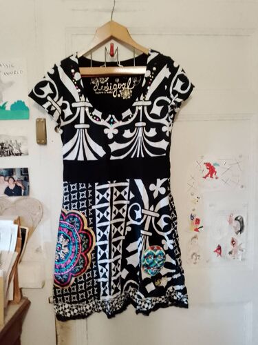 Robe Blanche Motifs Noirs/Multicolores 38 M Desigual.