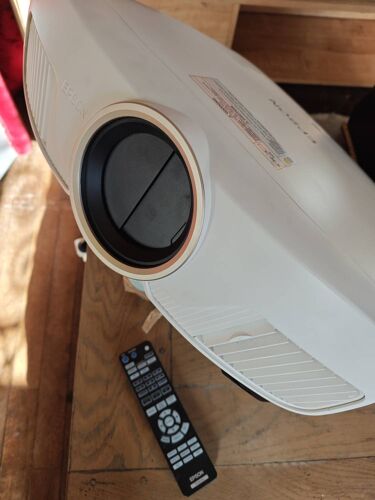 Vidéoprojecteur EPSON EH-TW garanti jusqu'à Juillet 2027