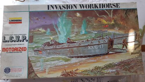 Maquette Ensemble Debarquement Lcvp De La Marque Lindberg , 2 Boites Figurines Dragon , Une Boite Figurine Tamiya Et Accessoires Plage Italeri Au 1/35.
