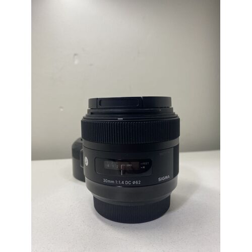 Objectif Sigma 30mm 1.4 Dc pour Sony monture A 