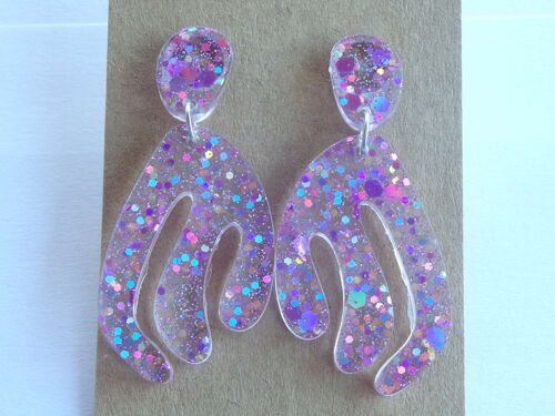 Clous D'Oreilles Fait Main En Résine