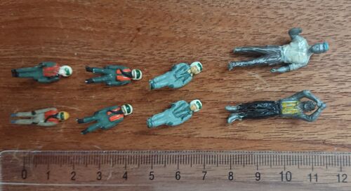 Maquette Avion Boite À Rabiot Réassort- Lot 4- Figurines, Pilotes Et Co-Pilotes- Marque, Modèle, Échelle Ignorés