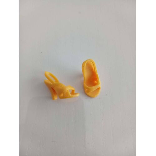 Paire de Chaussures à Talons Jaunes pour Poupée Mannequin (Type Barbie)