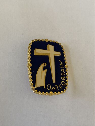 Ancienne Broche Religieuse Catholique Française De Montfortain En Cuivre Émaillé