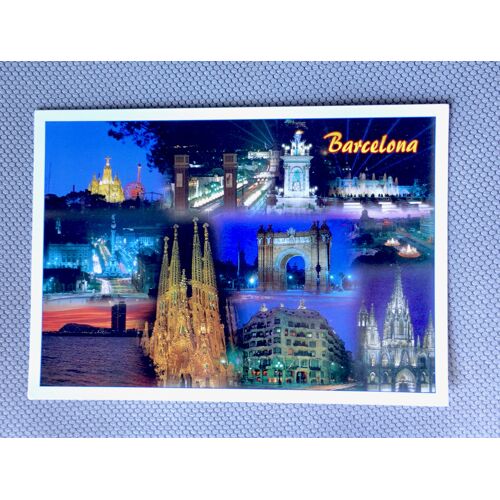 Carte Postale Barcelone De Nuit. Multivues .