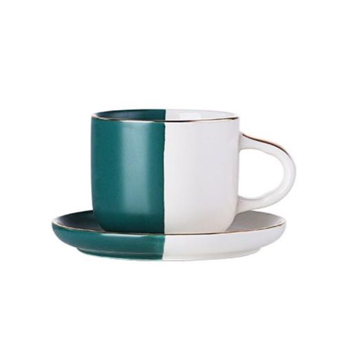 Tasse De Couple De Tasse De Café De Série De Modèle De Pierre En Céramique Avec La Tasse Et La Soucoupe Avec La Cuillère