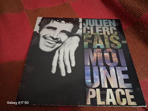 Julien Clerc "Fais Moi Une Place"