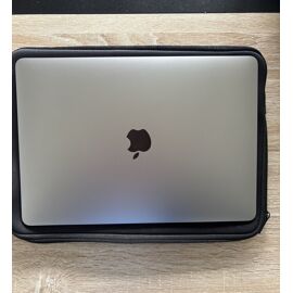 MacBook Air 13 pouces avec puce Apple M1, 8 Go de RAM et 256 Go de stockage
