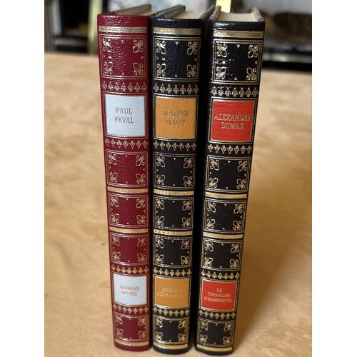 Trois. Livres De Collection Relivrer Cuir.