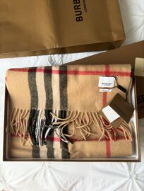 Echarpes Burberry Beige Neuve