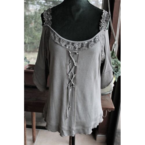 Très Belle Blouse Neuve Cocomenthe Gris/Taupe Avec Nombreuses Recherches Esthètiques Et Au Prix D'Achat Élevè.Taille Étiquetèe: 4.
