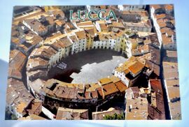 Carte Postale Lucca . Vue Aérienne. Toscane. Italie. 11,3 Cm X 16,3 Cm.