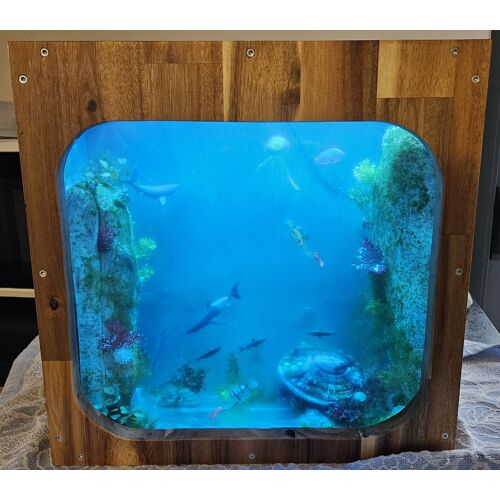 Création Artistique Unique En Résine Représentant Un Fond Marin En Relief Avec Effet Aquarium