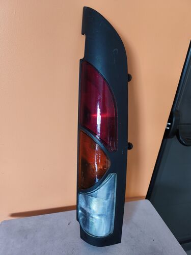 Feu Arrière Droit Renault Kangoo Réf : 8200103292