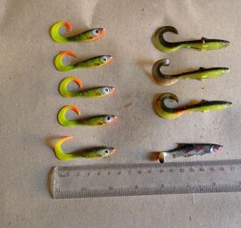 Lot Petits Leurres Souples Pêche Des Carnassiers + Bas De Ligne Pour Carnassiers