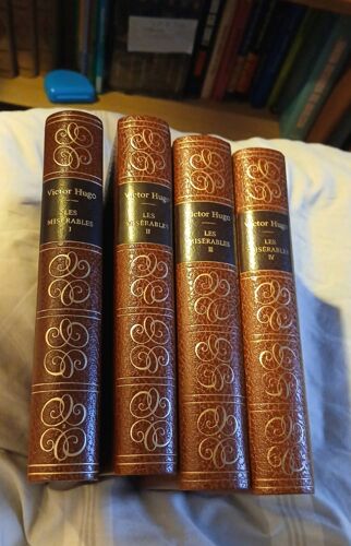 Les Misérables Victor Hugo En 4 Tomes Editions Rencontre