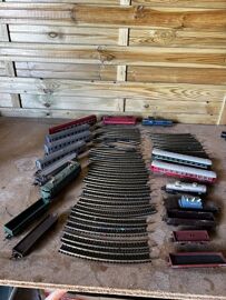 Lot Trains, Rails Et Locomotives Gege, Jouef Et Autres Pour Pièces-Jouef