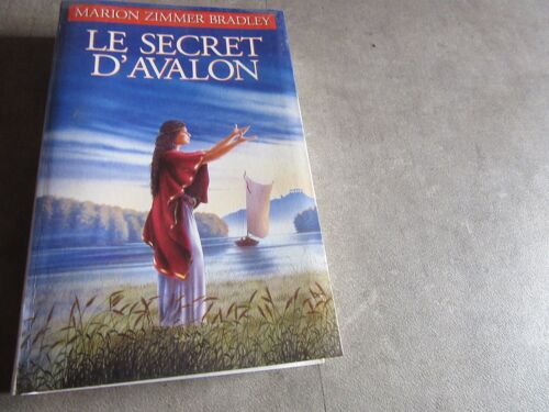 Marion Zimmer Bradley Le Secret D Avalon Editions Club Grand Livre Du Mois 1997