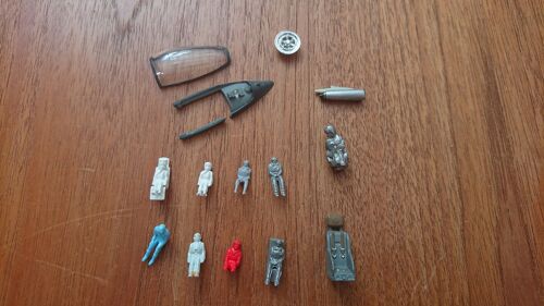 Maquette Avion Boite À Rabiot Réassort- Lot 8- Pilotes Et Sièges Éjectables- Pilote Et Siège Éjectable F-104- Demi-Jante- Nacelle- Verrière À Assembler