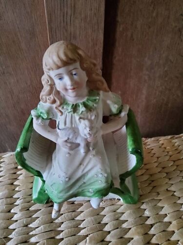 Statuette en biscuit
