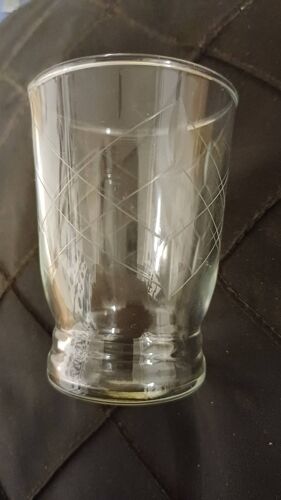 9 Verres En Cristalin Gravés- Années 50