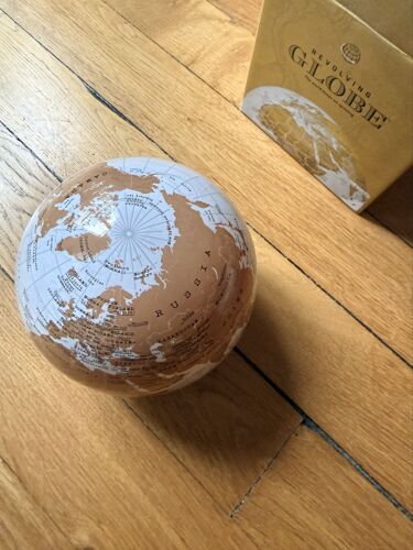 Globe terrestre tournant