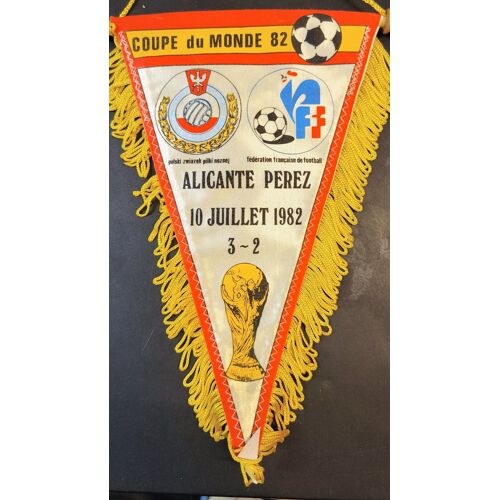 Grand Fanion Coupe Du Monde 82 Pologne France