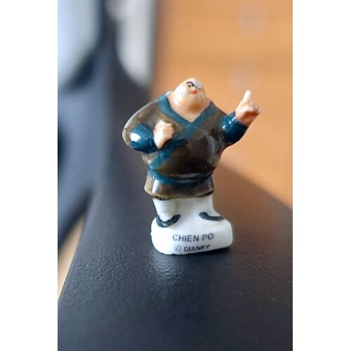 Fève Disney. Personnage Chien Po. Film Mulan. Année 1999.
