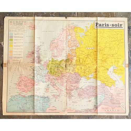L'Europe En Guerre 1940 (Afrique Du Nord Et Asie Mineure) Carte En Couleur Paris-Soir + Forces Armées Des Principaux Pays + 100 Drapeaux (À Découper) Des Nations Belligérantes