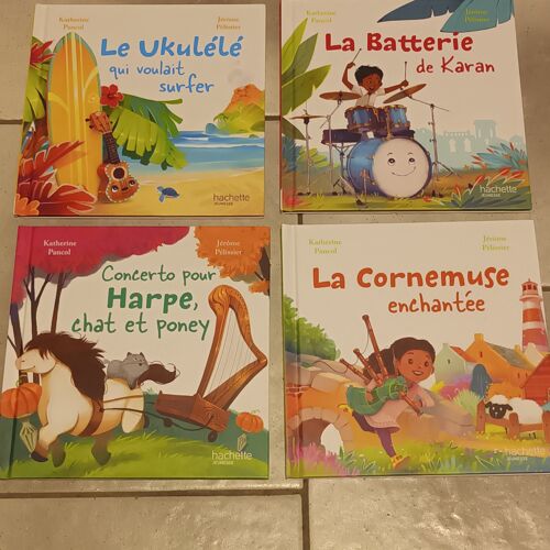 Lot De 4 Livres Jeunesse : Instrument De Musique Ukuléllé , Batterie , Harpe , Cornemuse