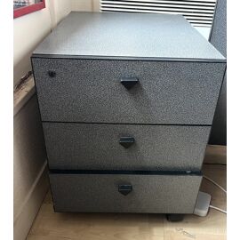 Caisson de bureau à trois tiroirs