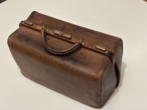 Mallette docteur cuir d’époque 