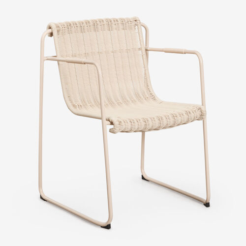 Chaise de salle à manger empilable avec accoudoirs en rotin synthétique et acier Revia Tapioca Beige