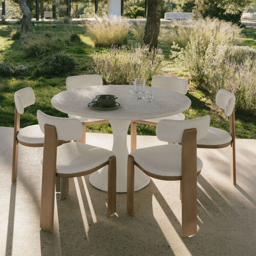 Set De Table Ronde Ø120 Cm En Ciment Eloria Et 6 Chaises De Jardin En Bois D'acacia Et Tissu Bouclé Malta