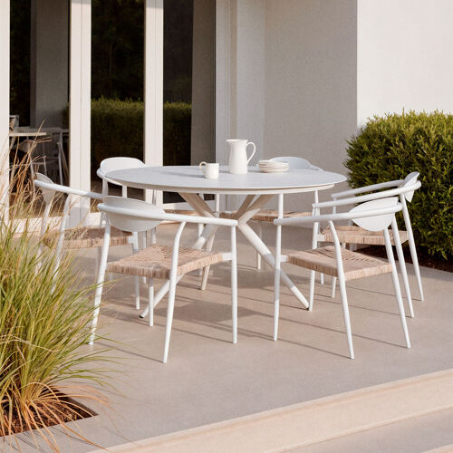 Set De Table Ronde Ø125 Cm En Aluminium Valerie Et 6 Chaises De Jardin Avec Accoudoirs En Aluminium Et Rotin Synthétique Marsha Blanc Gardenia