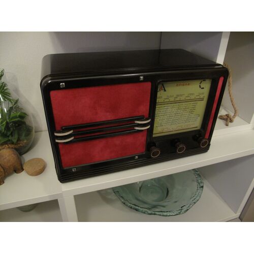 Radio vintage / TSF Ariane 350 de 1948 restaurée et transformée en enceinte bluetooth