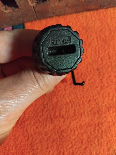 Bouchon d'huile tronçonneuse Stihl 025 C