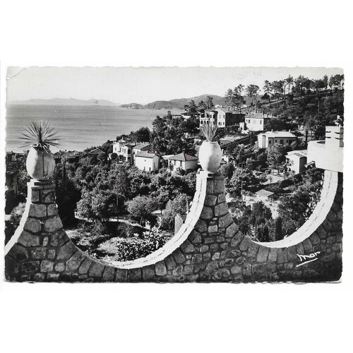 Carte Postale N°3320 , La Côte D'Azur , Le Lavandou , Var , Vue Générale , 10.8.55 ( 1955 )