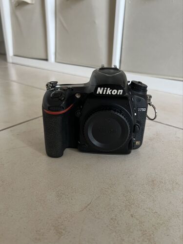 NikonD750 bon état fonctionnel 