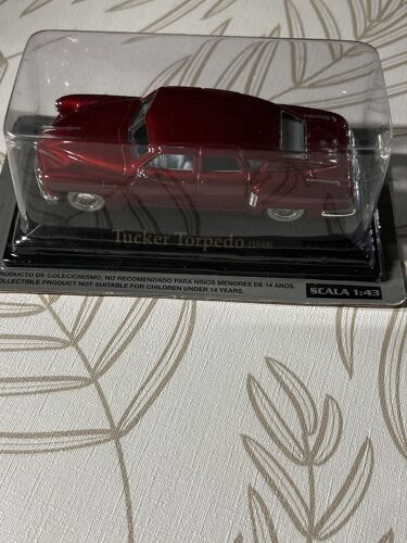 Tucker Torpedo 1948 Rouge, 1/43ème, Marque Road Signature -Road Signature