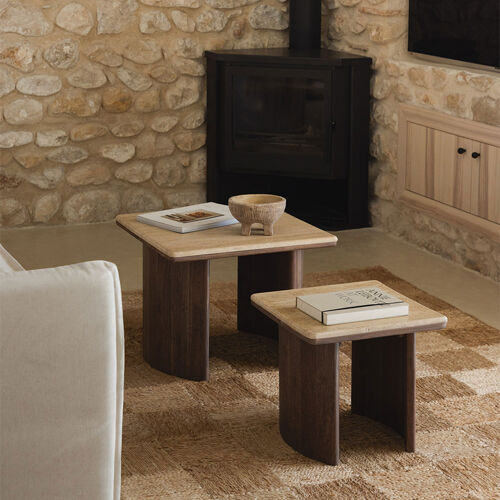 Ensemble de 2 tables d'appoint carrées en travertin et bois d'acacia Casilda Travertine