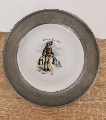 Assiette Étain Et Porcelaine. Chauvigny. Metiers Du Vieux Paris. Porteur D'Eau